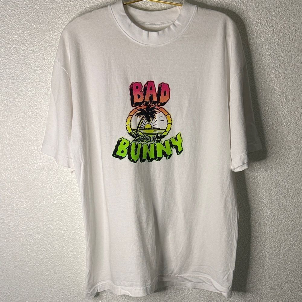 NEW- Bad Bunny World's Hottest Tour Stadiums 2022 concert merchandise t-shirt- L